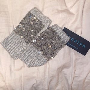 NWT Jocelyn Kids OS gray silver sequin fingerless mittens